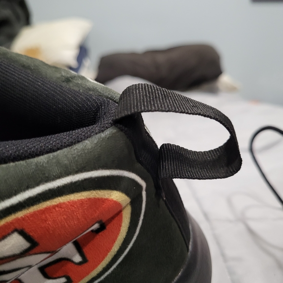 San Fransisco 49ers Red and Green High-Top Sneakers - Picture 14 of 16